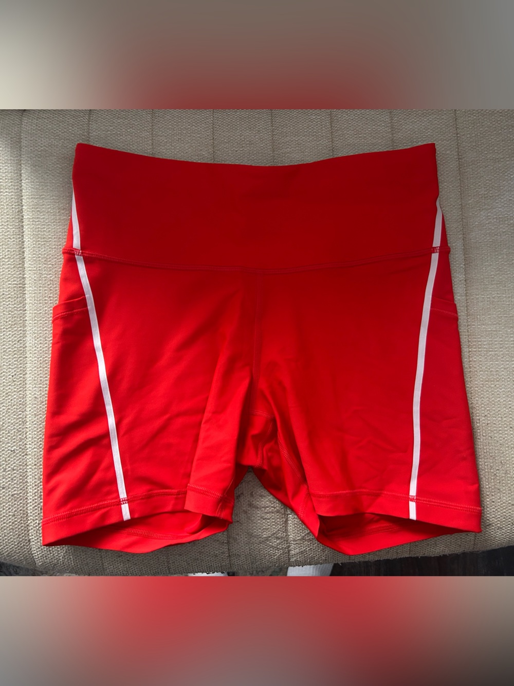 Athleta Interval Stash Ombre Tipped 5" Short